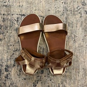 Mia Kid’s- gold sandles!!